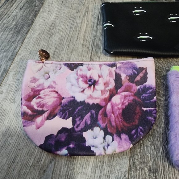 6 Ipsy Bags - Picture 7 of 7